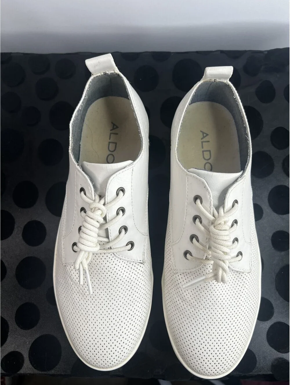 ALDO Men's Size 9 White Perforated Casual Oxford Sneakers Lace Up Comfort Shoes